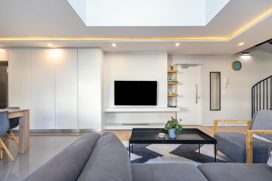 To Let 2 Bedroom Property for Rent in Sea Point Western Cape